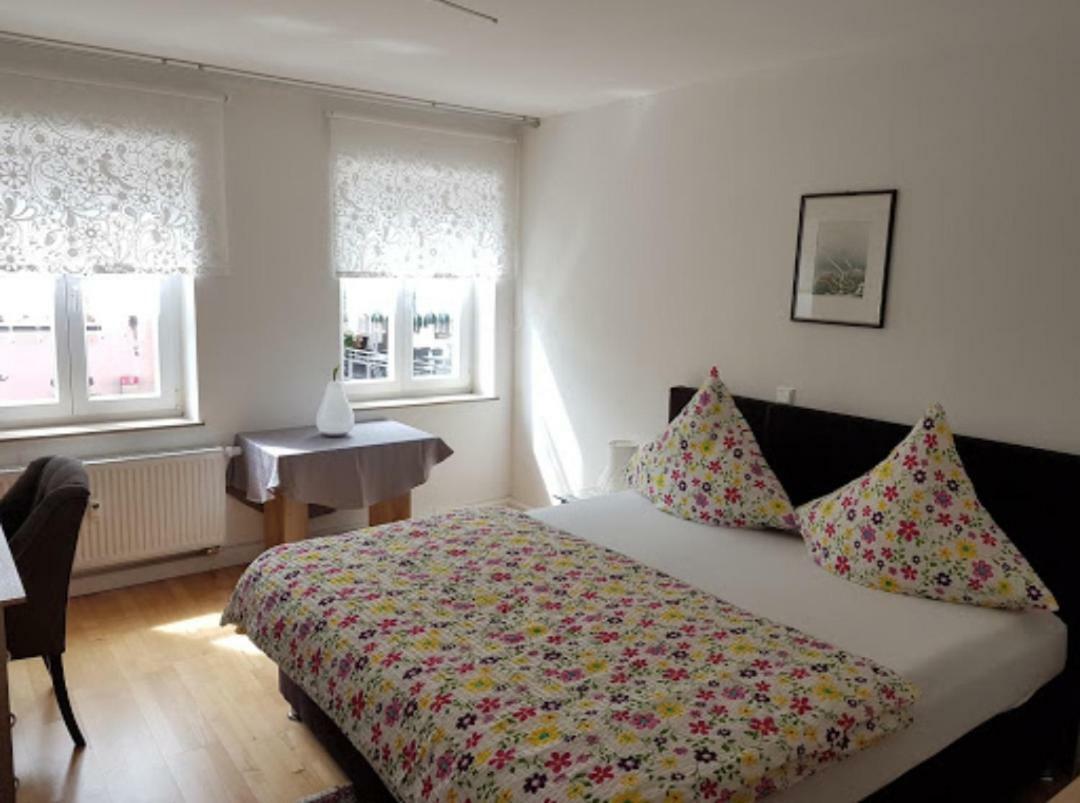 Pension Moserhaus Харбург Екстериор снимка