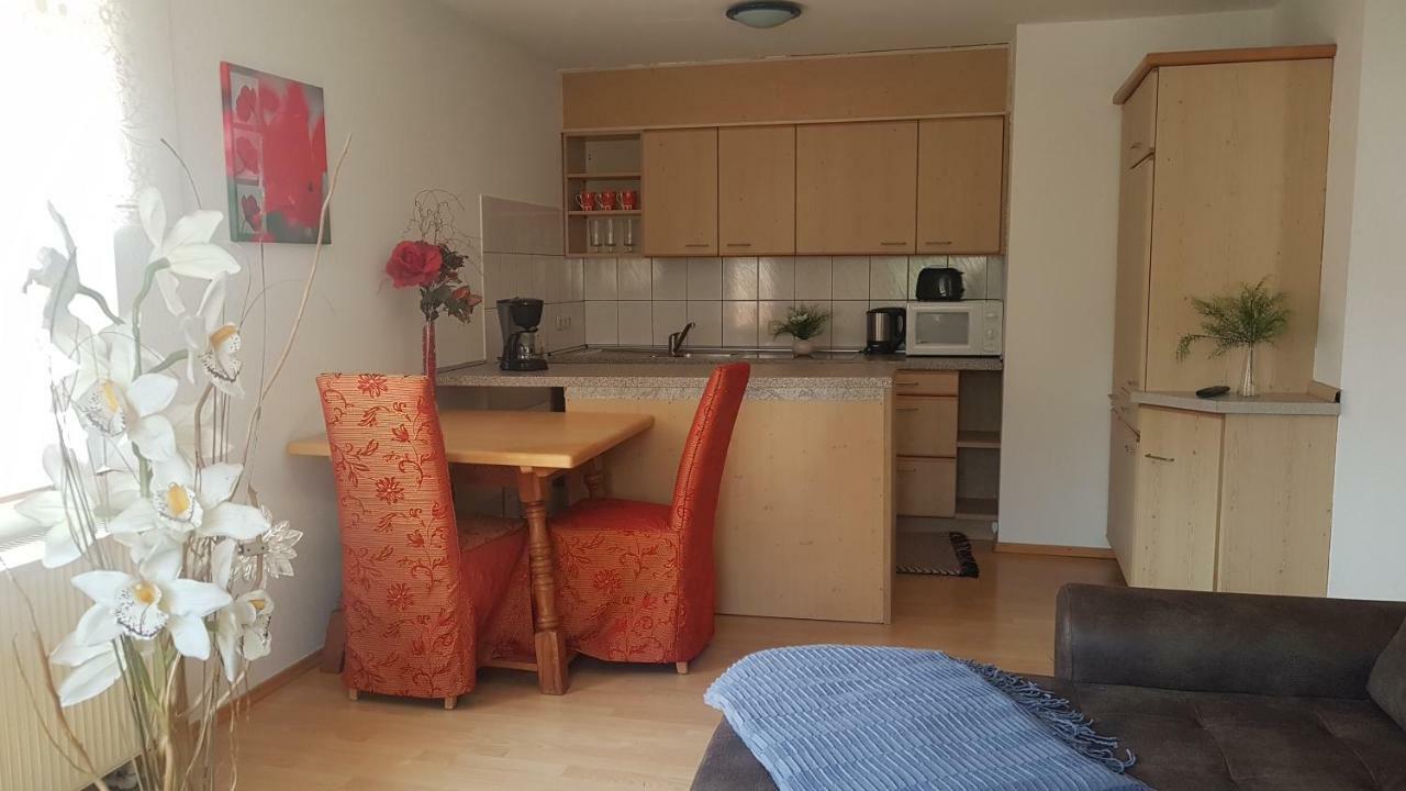 Pension Moserhaus Харбург Екстериор снимка