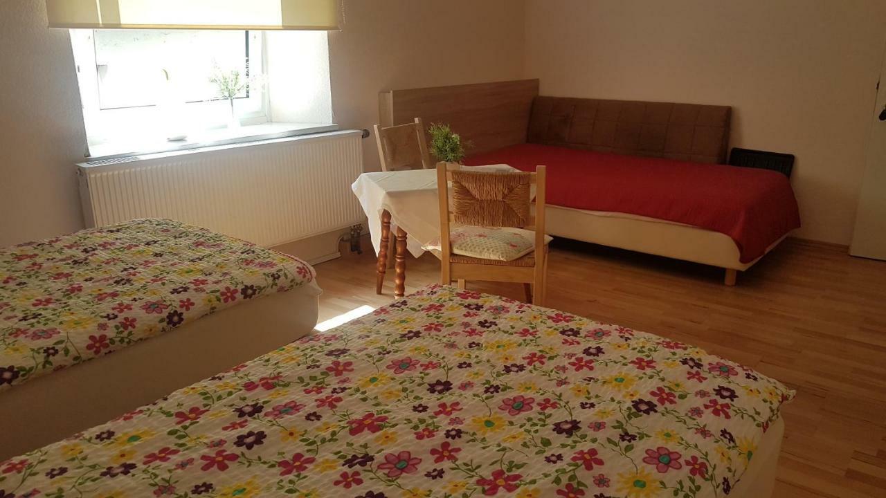 Pension Moserhaus Харбург Екстериор снимка